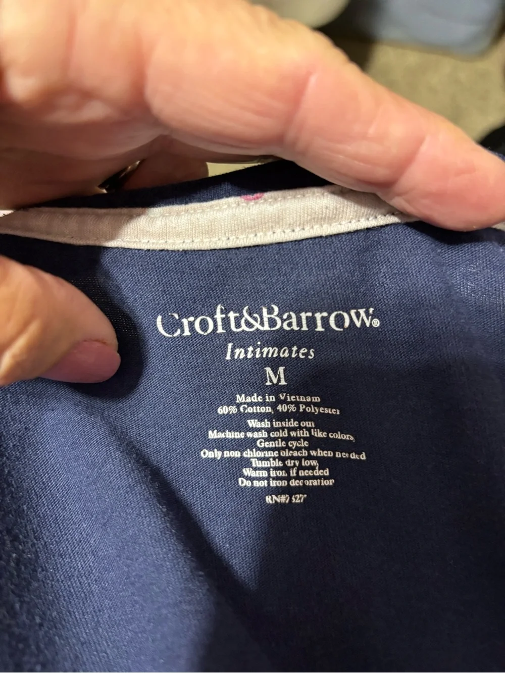 Croft & Barrow Medium Women's Navy Long-Sleeve Sleep Shirt - Love Is In The Air